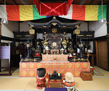 本尊の大日如来（秘仏）